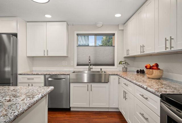 18924 E Montgomery Dr, Otis Orchards, WA 99027