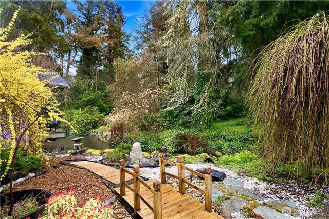 1705 NE 130th Place, Seattle, WA 98125