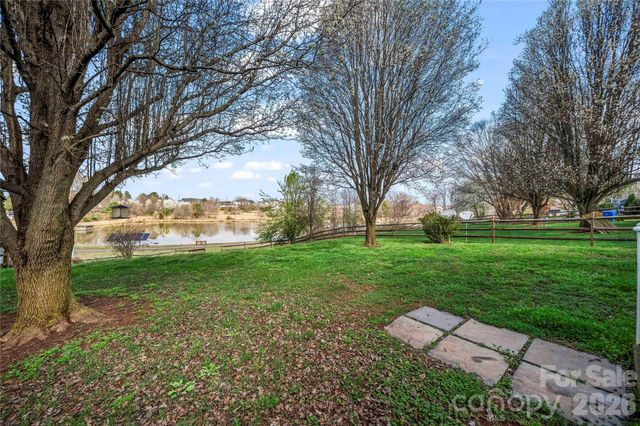 122 Montibello Drive, Mooresville, NC 28117