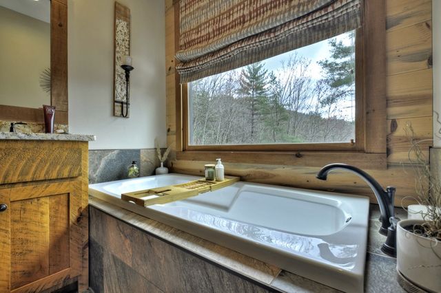 152 Oceola Drive, Ellijay, GA 30540