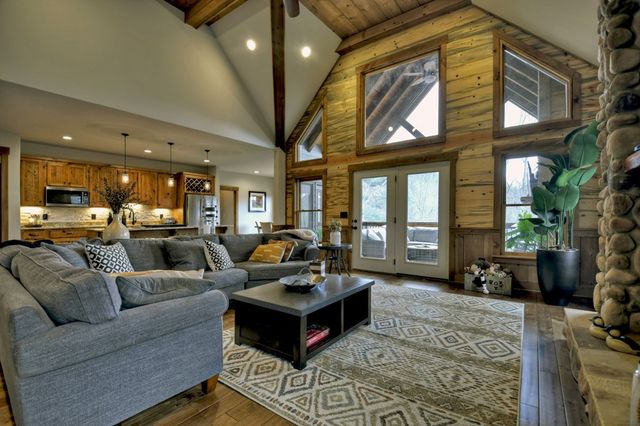 152 Oceola Drive, Ellijay, GA 30540