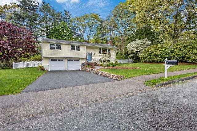 13 Fairview Rd, Medfield, MA 02052