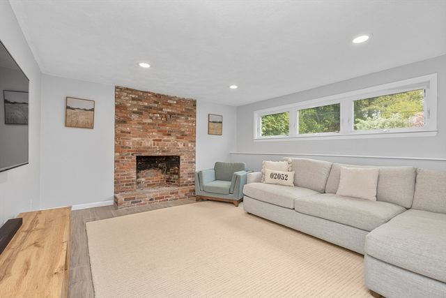 13 Fairview Rd, Medfield, MA 02052