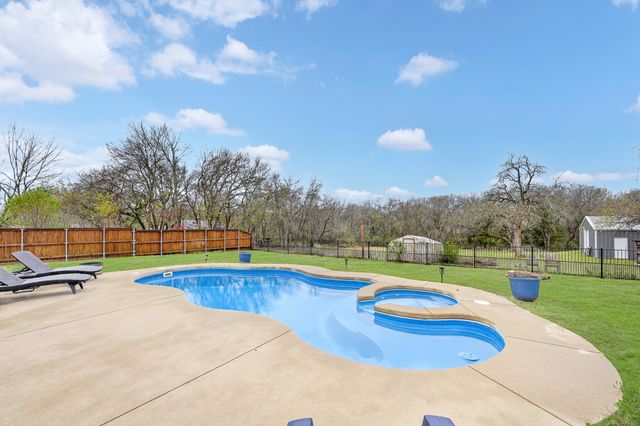 130 Woodcreek Drive, Lowry Crossing, TX 75407