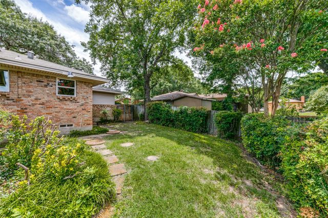 977 Green Castle Drive, Dallas, TX 75232