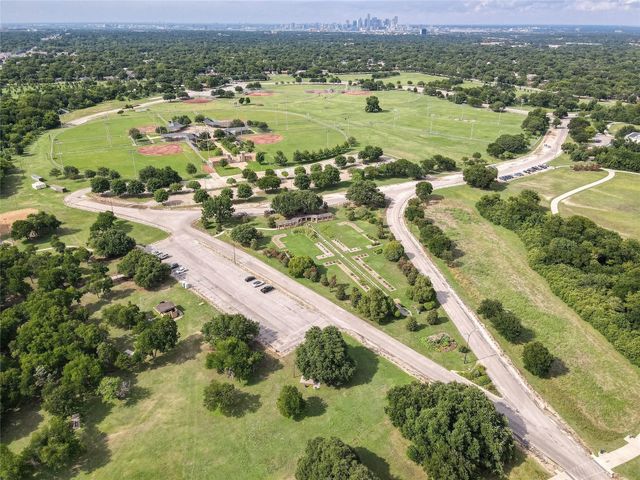 977 Green Castle Drive, Dallas, TX 75232