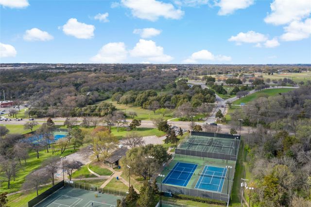 977 Green Castle Drive, Dallas, TX 75232