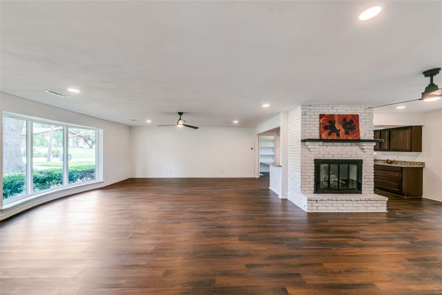 977 Green Castle Drive, Dallas, TX 75232