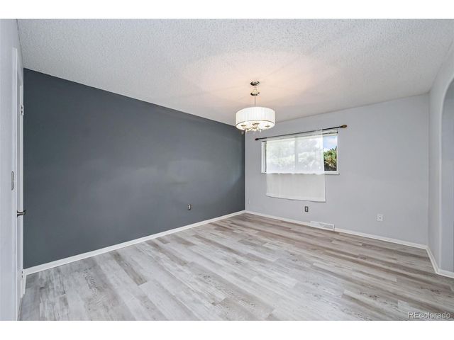 412 E Thunderbird Dr, Fort Collins, CO 80525
