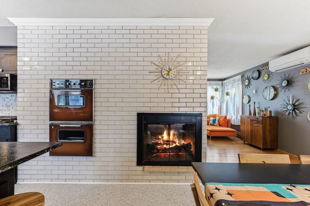 160 Stonybrook Way NE, Fridley, MN 55432