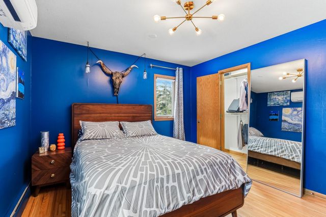 160 Stonybrook Way NE, Fridley, MN 55432