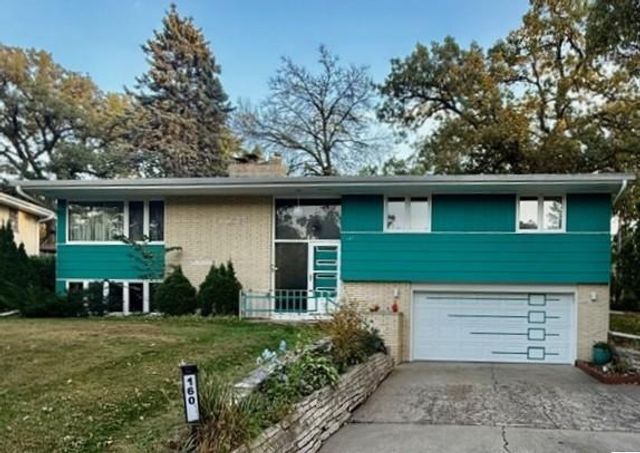 160 Stonybrook Way NE, Fridley, MN 55432