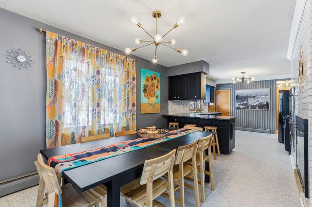 160 Stonybrook Way NE, Fridley, MN 55432