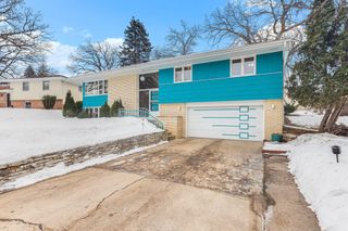 160 Stonybrook Way NE, Fridley, MN 55432