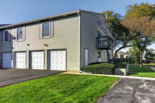 1101 Bunker Hill Court A, Wheaton, IL 60189