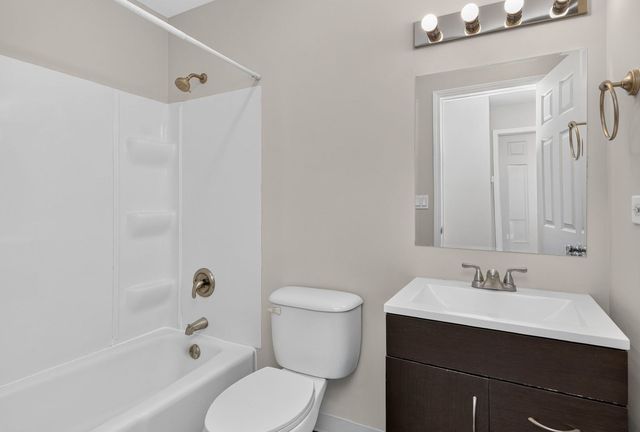 1101 Bunker Hill Court A, Wheaton, IL 60189