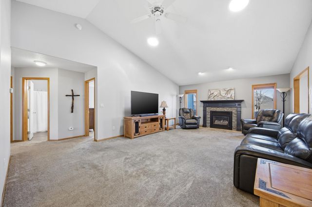 3801 22nd Street S, Fargo, ND 58104