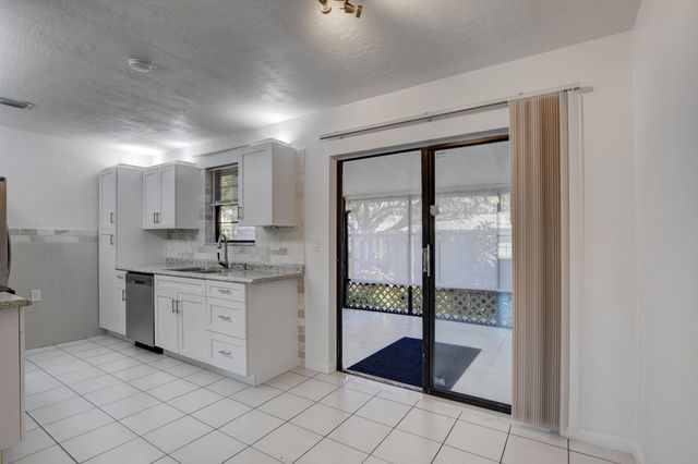 12449 Westhampton Circle, Wellington, FL 33414