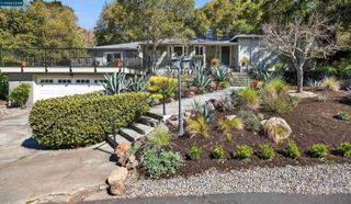 27 Glorietta Ct, Orinda, CA 94563