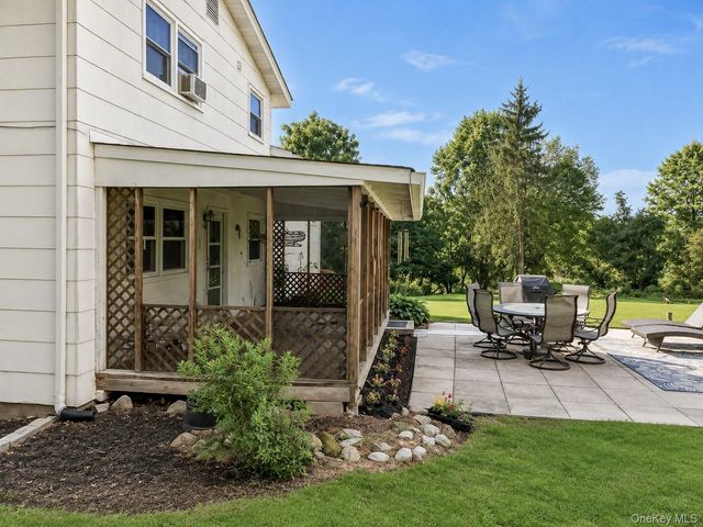 6 Elena Road, Campbell Hall, NY 10916