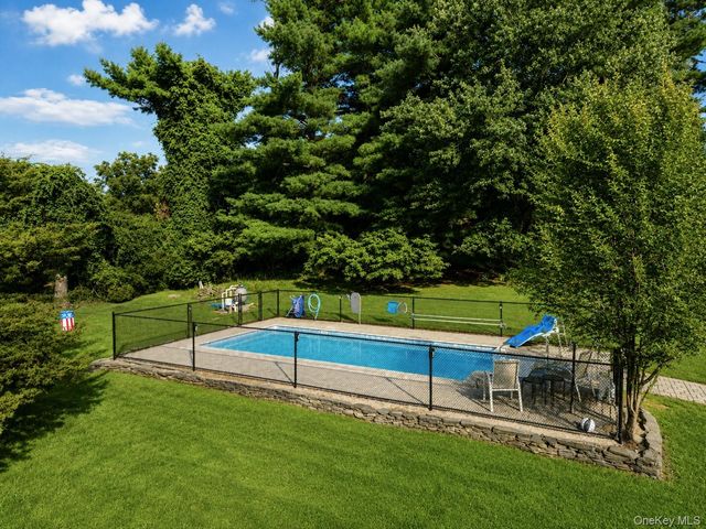 6 Elena Road, Campbell Hall, NY 10916