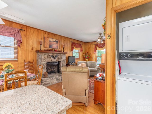21 Flint Lane, Maggie Valley, NC 28751
