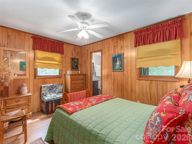 21 Flint Lane, Maggie Valley, NC 28751