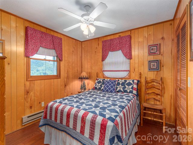 21 Flint Lane, Maggie Valley, NC 28751