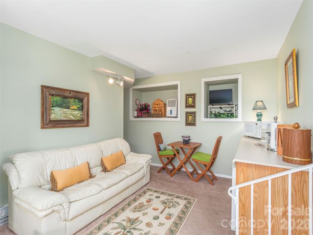 21 Flint Lane, Maggie Valley, NC 28751