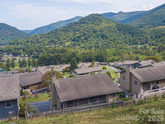 21 Flint Lane, Maggie Valley, NC 28751