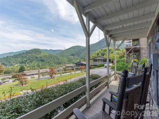 21 Flint Lane, Maggie Valley, NC 28751