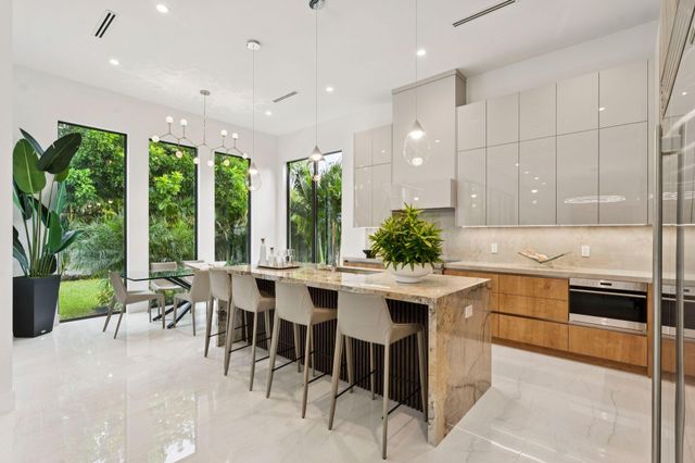289 NW 11th Street, Boca Raton, FL 33432