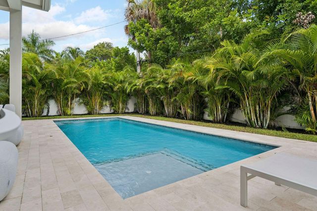 289 NW 11th Street, Boca Raton, FL 33432