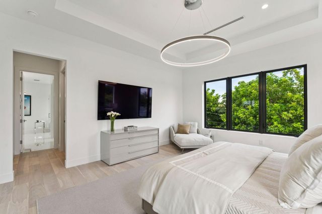 289 NW 11th Street, Boca Raton, FL 33432