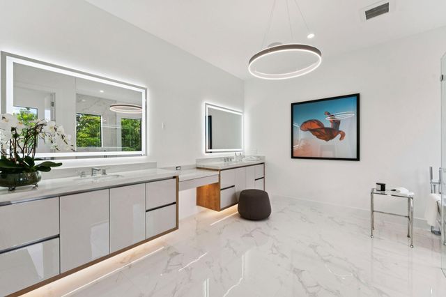 289 NW 11th Street, Boca Raton, FL 33432