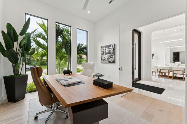 289 NW 11th Street, Boca Raton, FL 33432