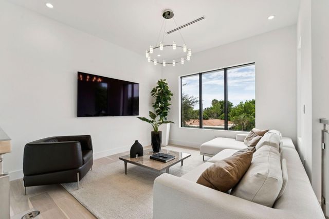 289 NW 11th Street, Boca Raton, FL 33432