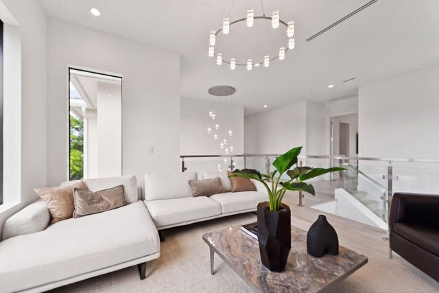 289 NW 11th Street, Boca Raton, FL 33432