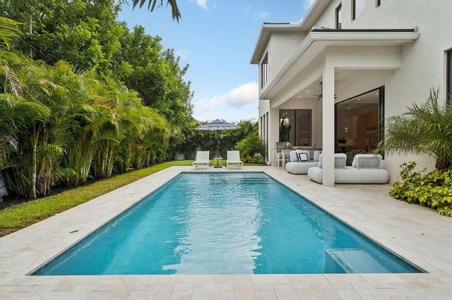 289 NW 11th Street, Boca Raton, FL 33432