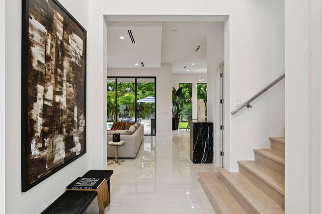 289 NW 11th Street, Boca Raton, FL 33432