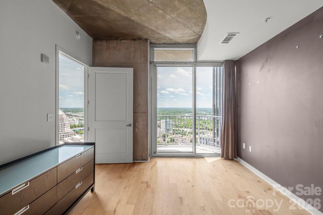 210 N Church Street 3111, Charlotte, NC 28202