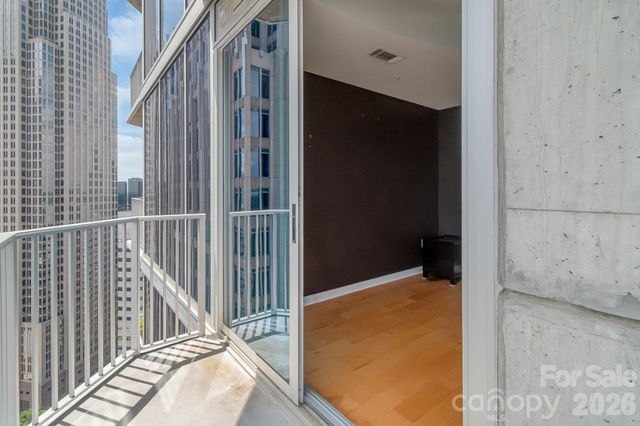 210 N Church Street 3111, Charlotte, NC 28202