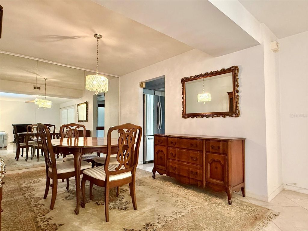 Image 6 of property listing at 4455 DUHME ROAD 203, St Petersburg, FL 33708