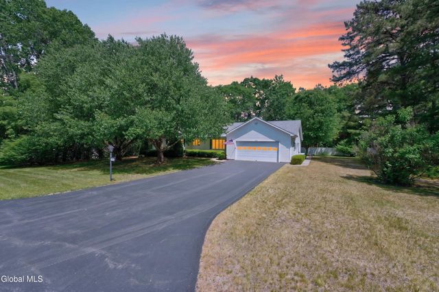 12 Lancestire Drive, Queensbury, NY 12804