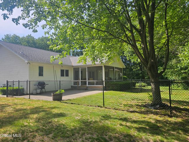 12 Lancestire Drive, Queensbury, NY 12804
