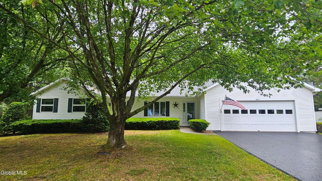 12 Lancestire Drive, Queensbury, NY 12804