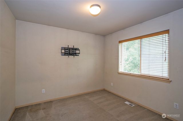 11525 7th Avenue Ct E, Tacoma, WA 98445