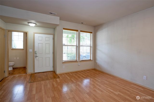 11525 7th Avenue Ct E, Tacoma, WA 98445