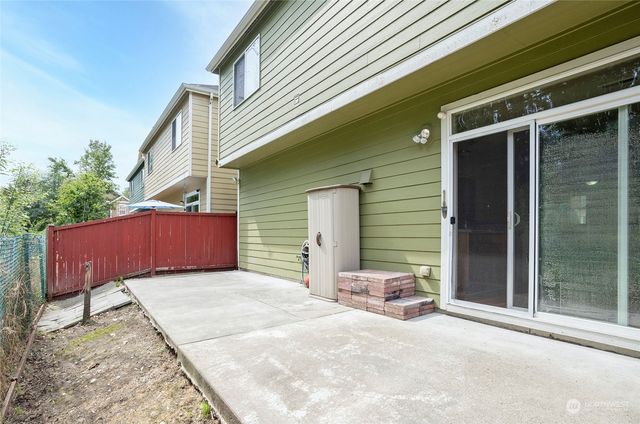 11525 7th Avenue Ct E, Tacoma, WA 98445
