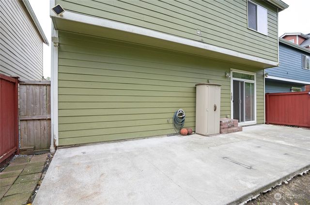 11525 7th Avenue Ct E, Tacoma, WA 98445